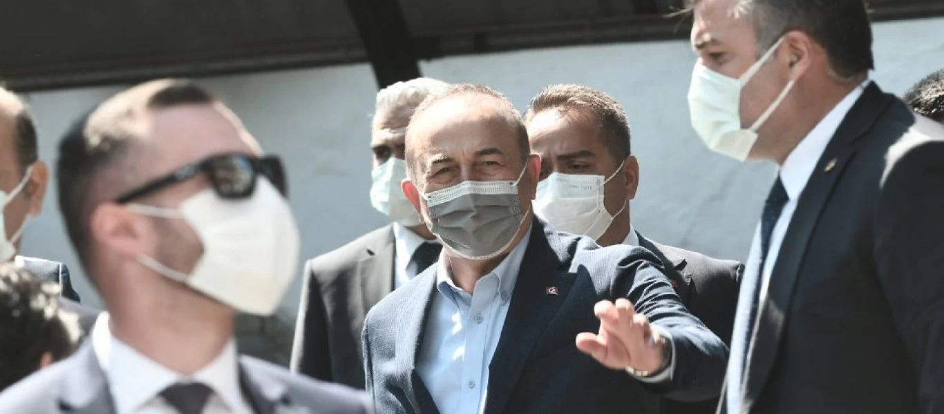 Απαγόρευσαν την είσοδο σε Έλληνες δημοσιογράφους σε σχολείο που επισκέφθηκε ο Μ.Τσαβούσογλου στην Θράκη! (βίντεο)